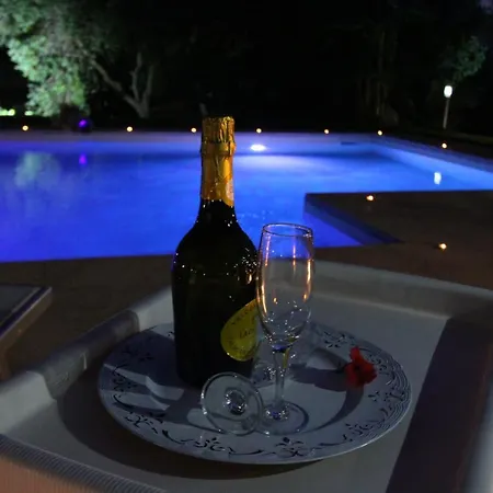 Luisa Con Piscina E Vasca Idromassaggio Vicino Otranto Βίλα *